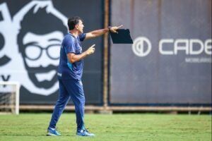 Análise Tática: Estilo de Jogo do Grêmio sob Comando de Gustavo Quinteros