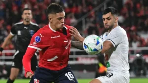 Árbitro utiliza ‘regra dos 8 segundos’ em partida da Sul-Americana