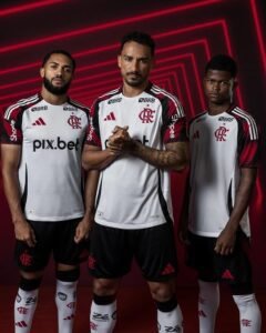 Novo Manto do Flamengo: Lançamento da Nova Camisa Celebra as Origens Rubro-Negras