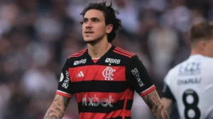 Pedro volta ao Flamengo após quase sete meses fora do time