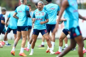 Filipe Luís revela escalação do Flamengo contra o Vitória com 4 novas contratações