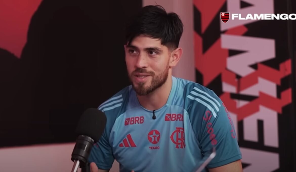 Goleiro Rossi, titular do Flamengo, revela que jogava em posição diferente antes