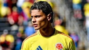 Palmeiras avança na negociação para vender Richard Ríos, e Flamengo pode lucrar com montante significativo.