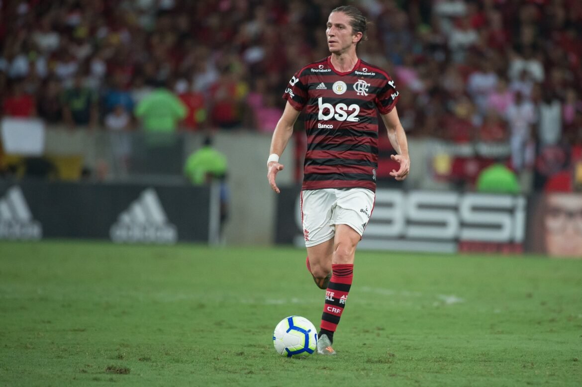 Bayer Leverkusen fez proposta por Filipe Luís antes de sua transferência para o Flamengo, afirma diretor.