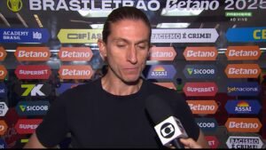 Filipe Luís elogia Wallace Yan, mas opta por Cebolinha para o Fla x Flu.