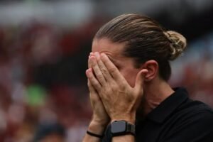 Flamengo confirma desfalque minutos antes do clássico contra o Fluminense.