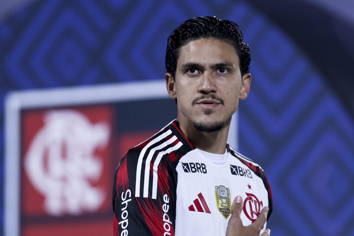 Pedro se destaca no Flamengo com os melhores índices físicos da sua carreira e busca uma vaga entre os titulares.
