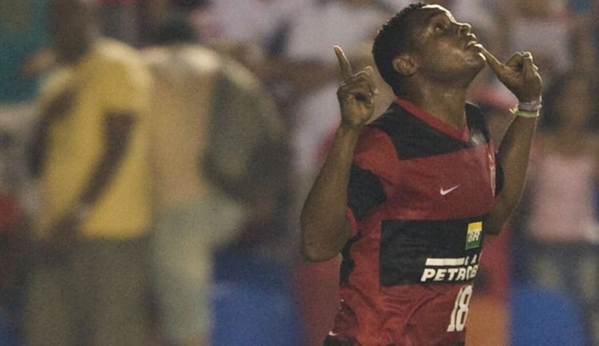 10 atletas que tiveram passagens por Flamengo e Vitória