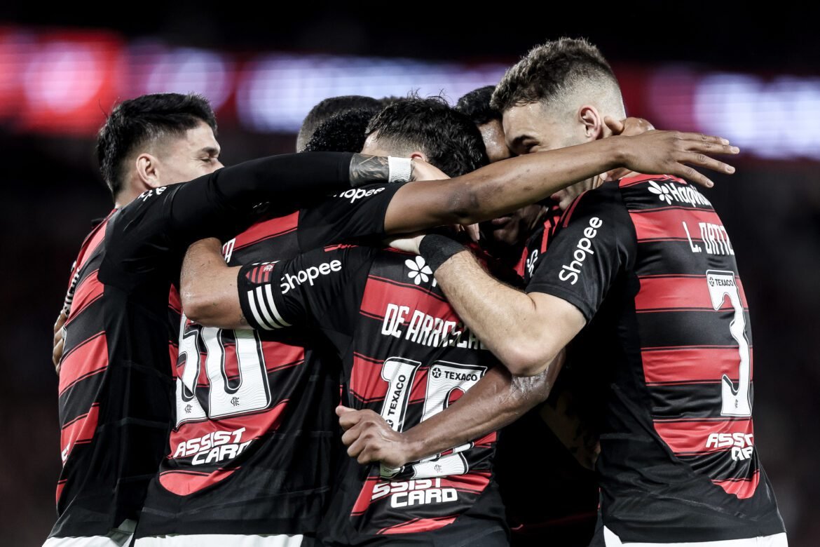Escalação do Flamengo para o confronto de hoje contra o Internacional.