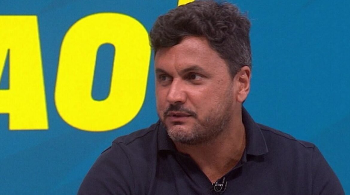 Cahê Mota revela que ex-treinador do Flamengo apoiou a demissão no elevador.