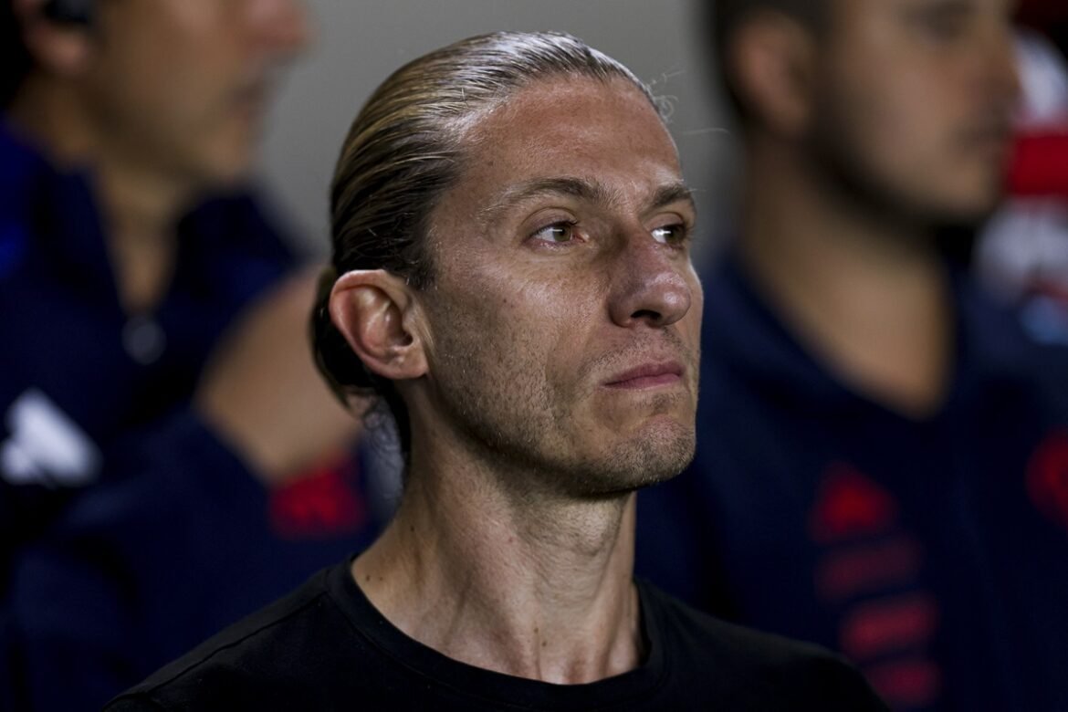 Filipe Luís pode ficar de fora ao enfrentar o Internacional
