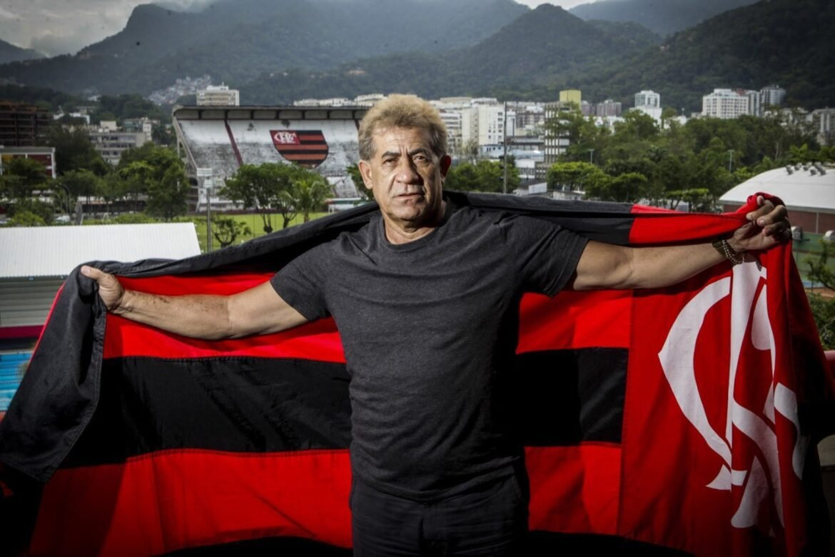Flamengo brilha com goleada de 8 a 0, e Nunes elogia Pedro após vitória sobre o Vitória.