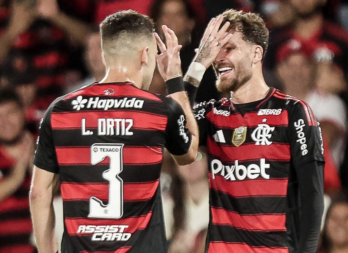 'Os dois Léos': Ortiz compartilha detalhes da celebração ao lado de Léo Pereira.