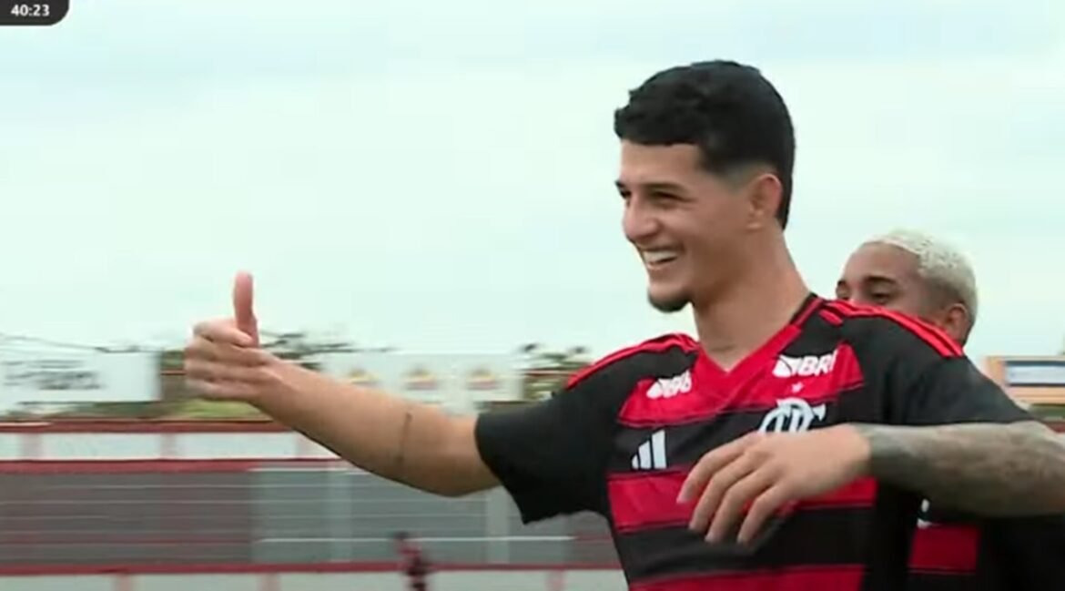 Pablo Lúcio cobra falta e garante empate do Flamengo contra o Bangu antes da decisão contra o Barcelona.