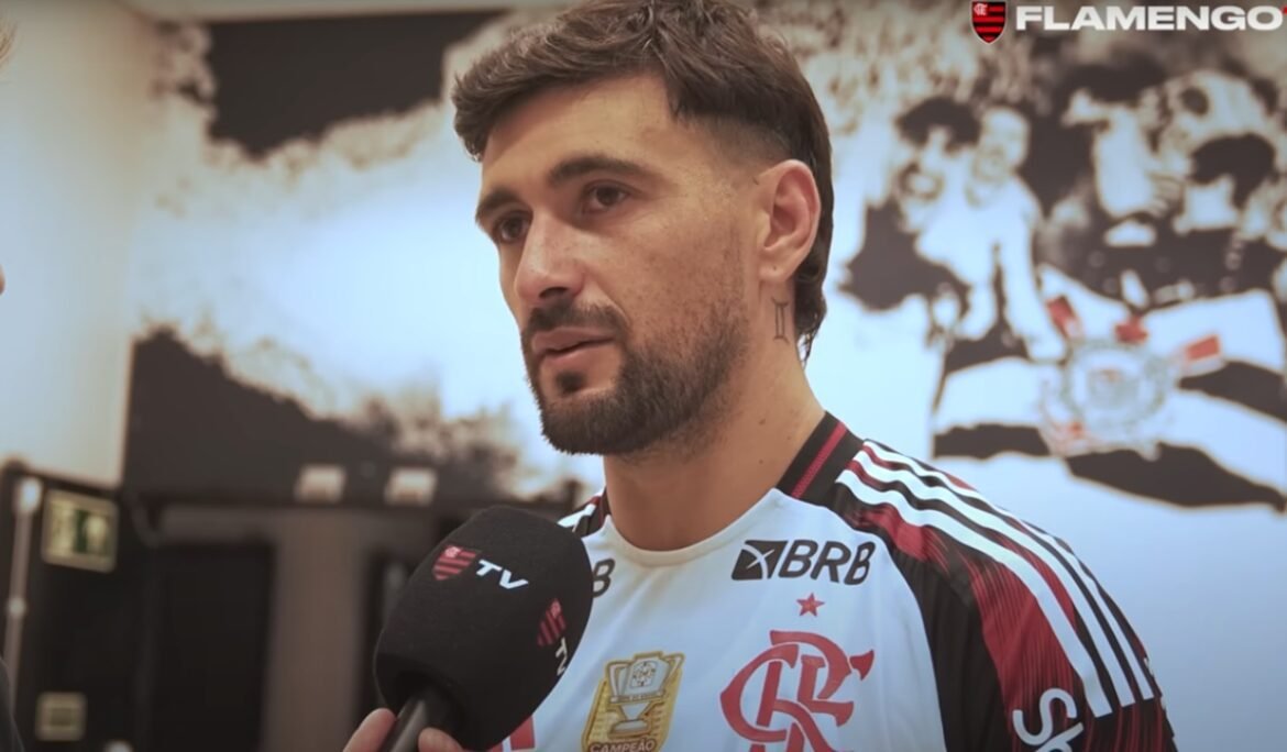 Arrascaeta envia alerta ao time sobre o confronto entre Flamengo e Cruzeiro.