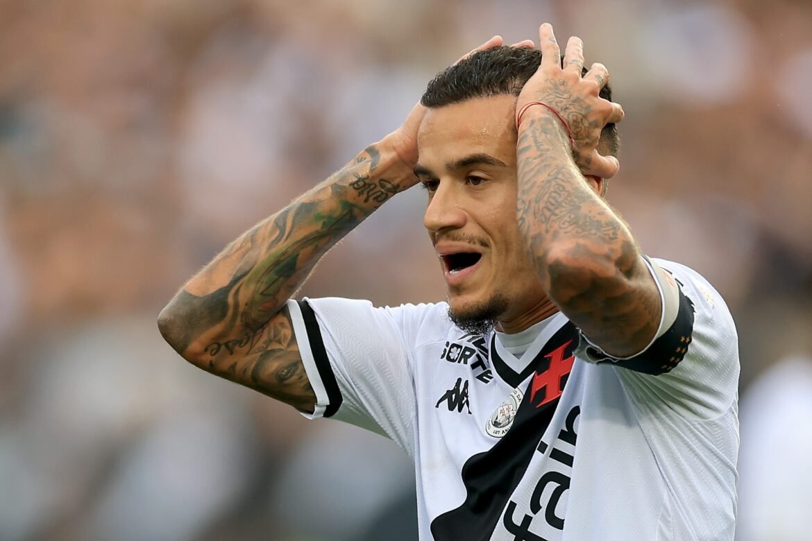 Destaques e estatísticas: a preparação do Vasco para o confronto contra o Flamengo