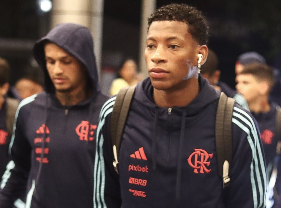 Estudiantes se manifesta sobre a liberação de Plata para atuar pelo Flamengo.