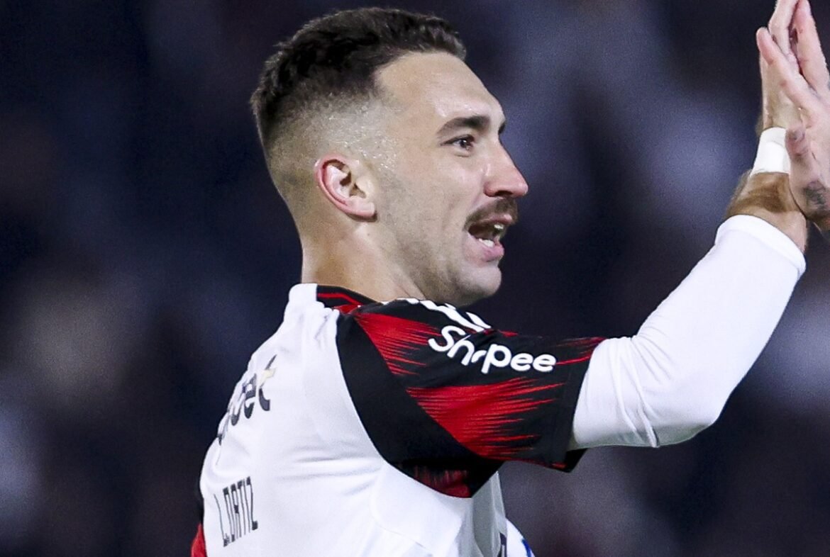 Léo Ortiz comenta sobre a jogada que levou ao gol anulado do Estudiantes.