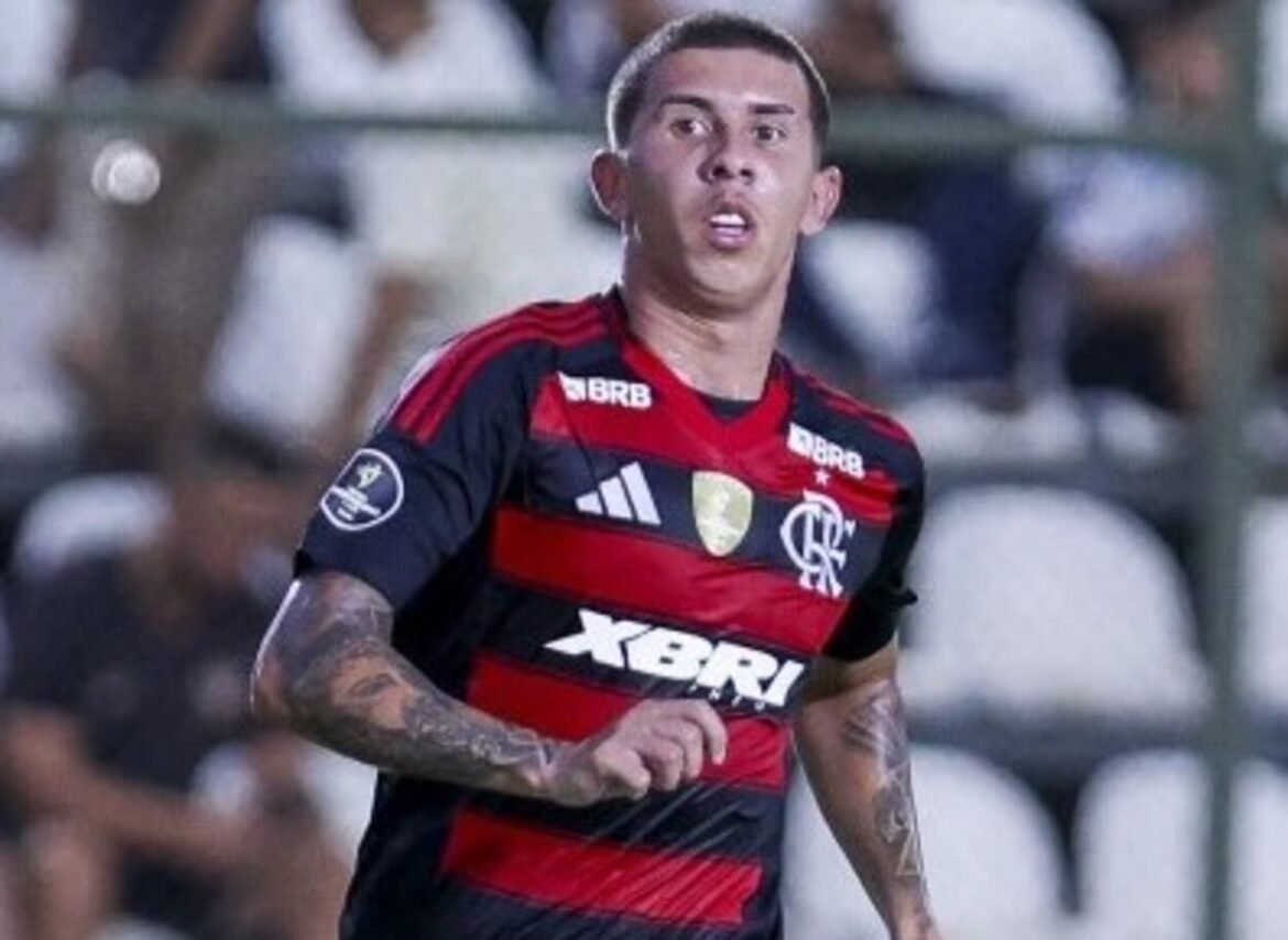 Felipe Teresa assina com clube paulista após sua saída do Flamengo.