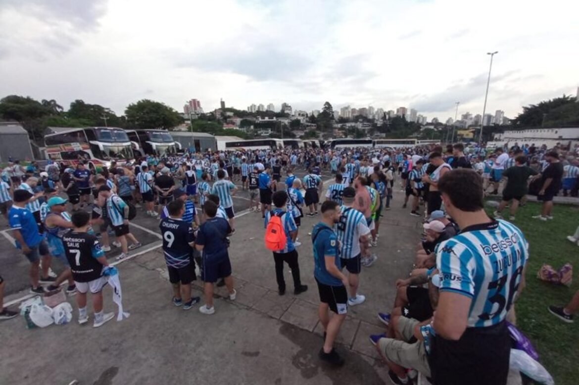 Flamengo x Racing: torcida visitante se organiza para grande presença no Rio de Janeiro.