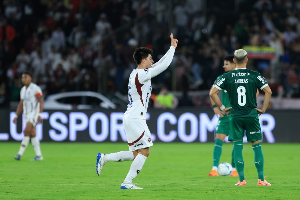 LDU domina o Palmeiras na partida de ida da semifinal da Libertadores