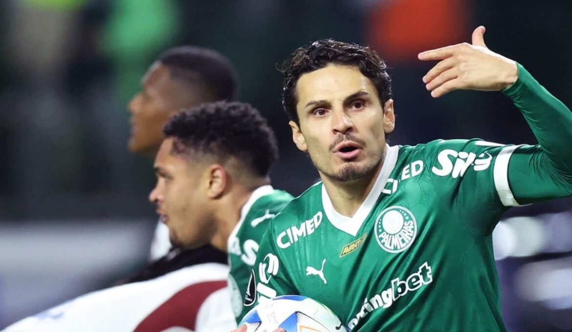 Palmeiras vence LDU com goleada e se prepara para o confronto contra o Flamengo na final da Libertadores.