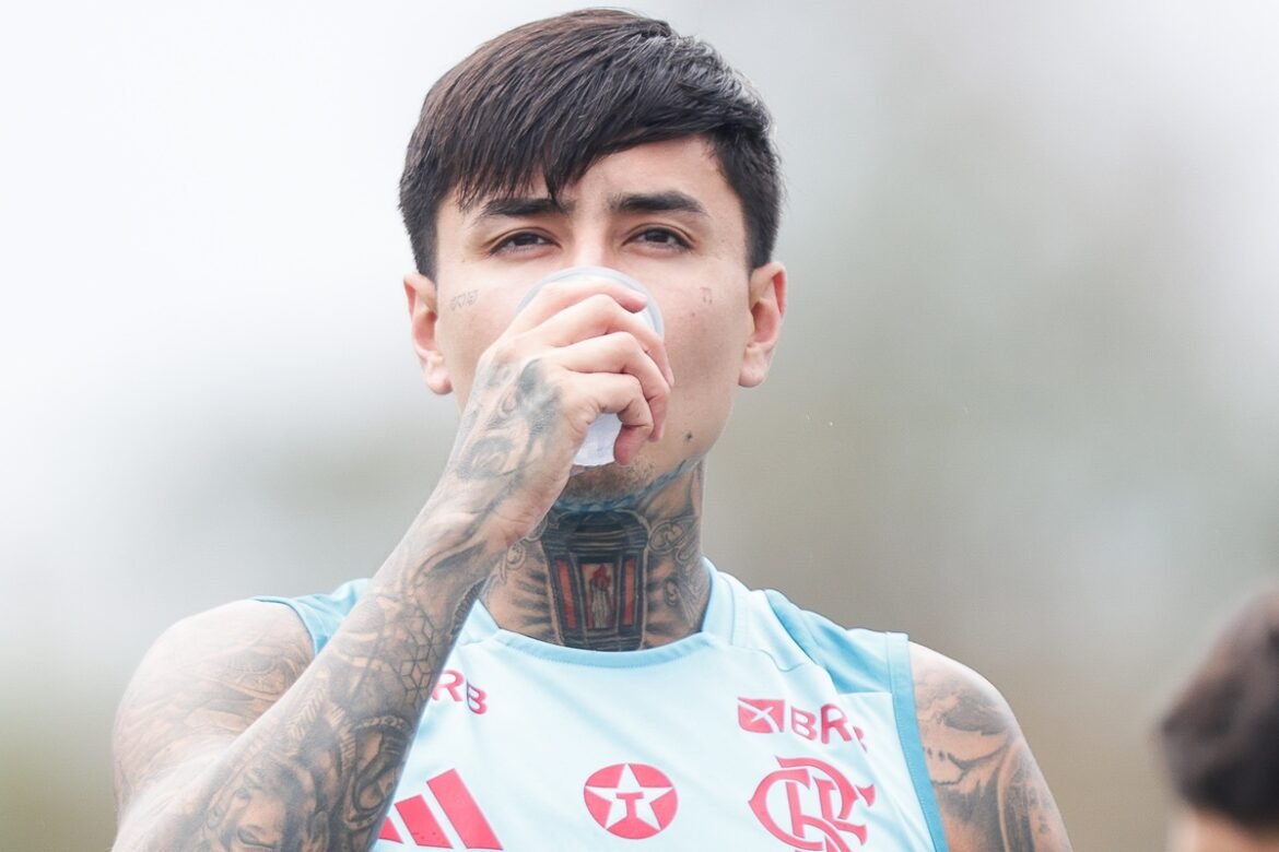 Pulgar anuncia ótima novidade e confirma data de retorno ao Flamengo