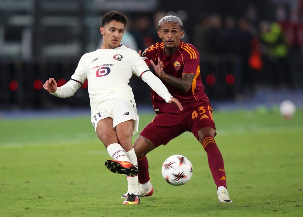 Roma é derrotada pelo Lille na Europa League, mas Wesley brilha em campo.