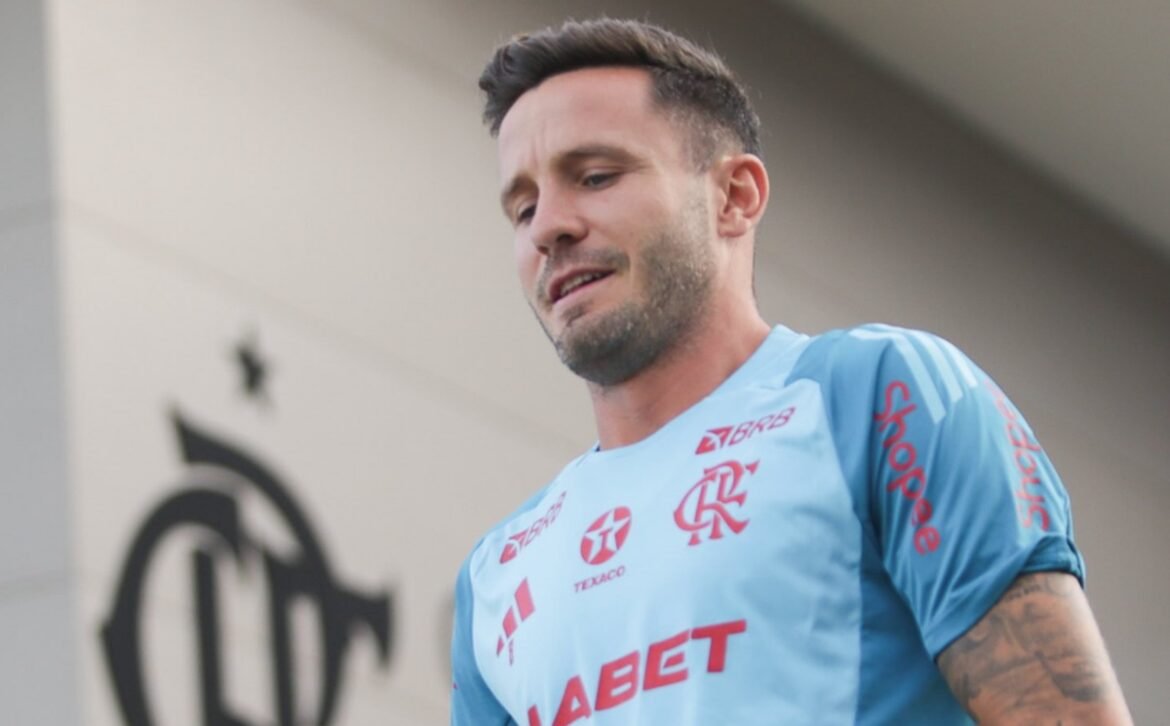 Sem Saúl, Flamengo anuncia lista de jogadores para o confronto contra o Bahia.