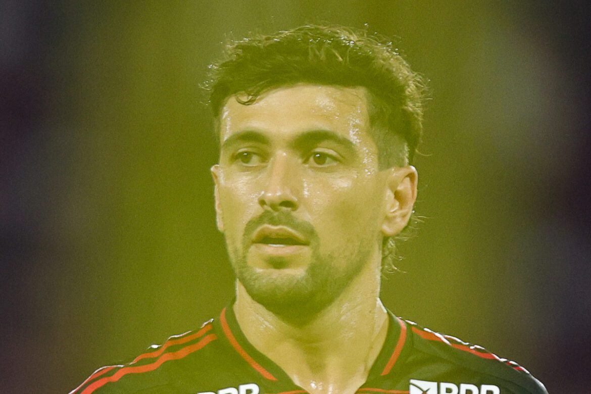 Ex-médico do Flamengo analisa o desempenho de Arrascaeta em 2025.