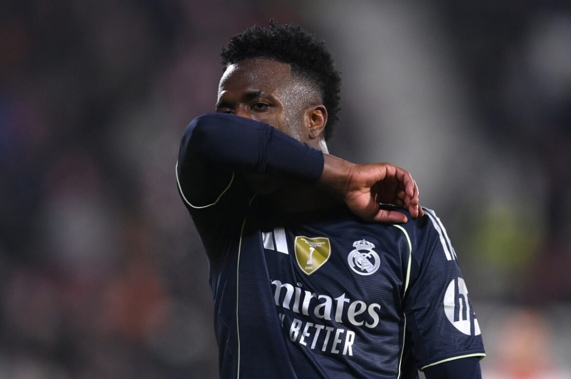 Vini Jr. tem gol invalidado, Real Madrid empata e Barcelona assume a liderança da La Liga.