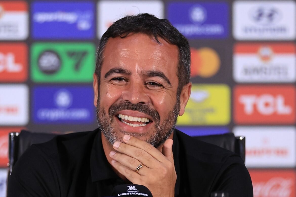 Artur Jorge, cotado para o Flamengo, revela saudade do Brasil.