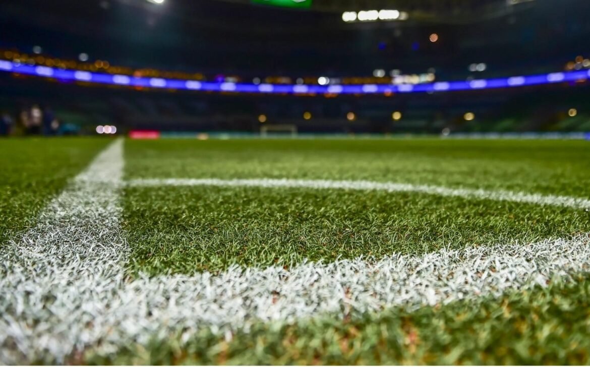 Clubes interrompem uso de gramados sintéticos no Brasileirão; saiba mais sobre a alteração.