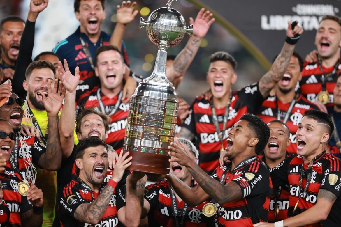 Flamengo é o grande destaque na seleção do Rei da América após conquistar o tetra da Libertadores.