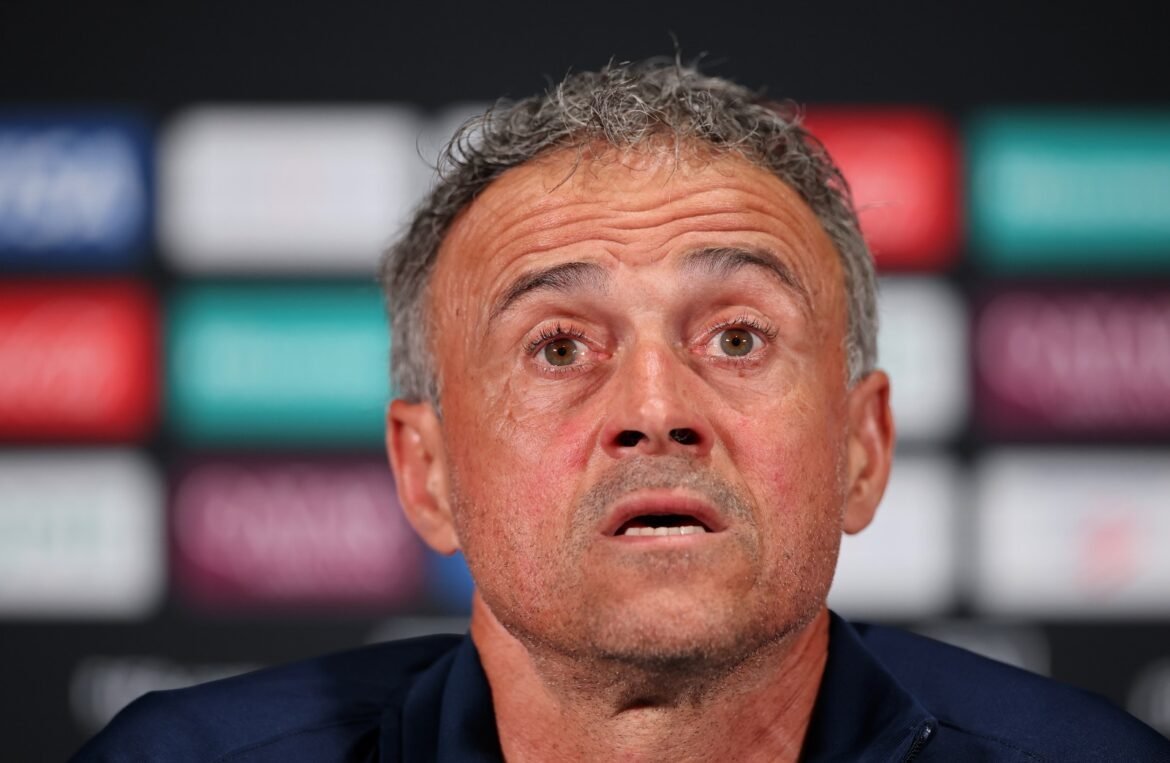 Luis Enrique elogia o Flamengo e prevê uma final 'única' no Mundial.