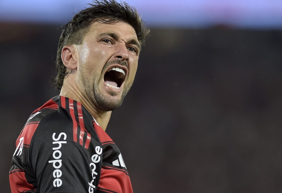 Rei da América: Arrascaeta supera Messi após uma temporada excepcional no Flamengo