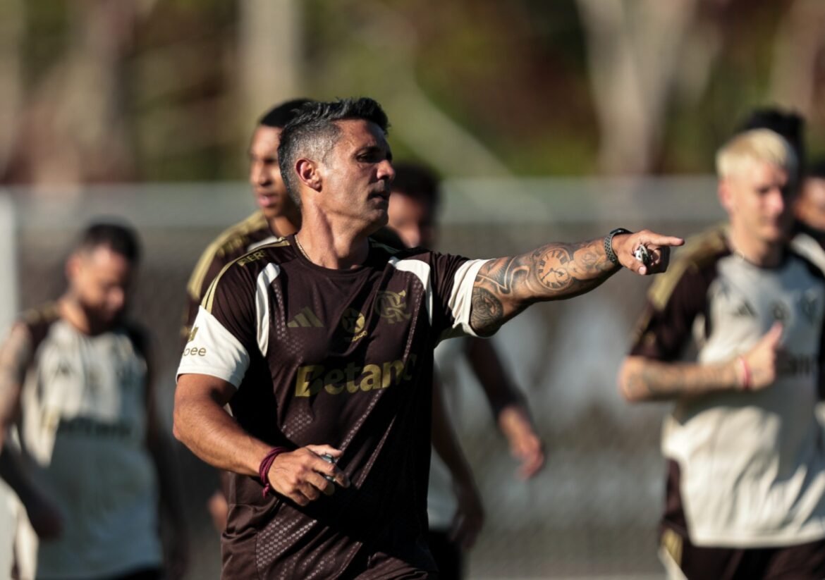 Diogo Linhares analisa a forma física do time do Flamengo ao se preparar para 2026.