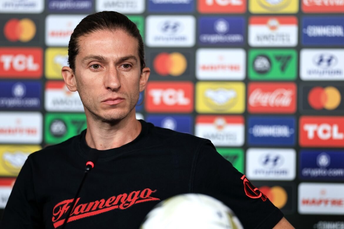 Filipe Luís comenta sobre a falta de Arrascaeta e Jorginho no jogo contra o Vasco.