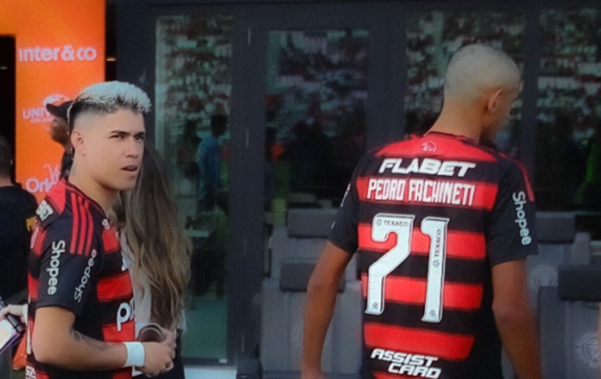 Flamengo permite que zagueiro feche contrato com o Atlético-MG.