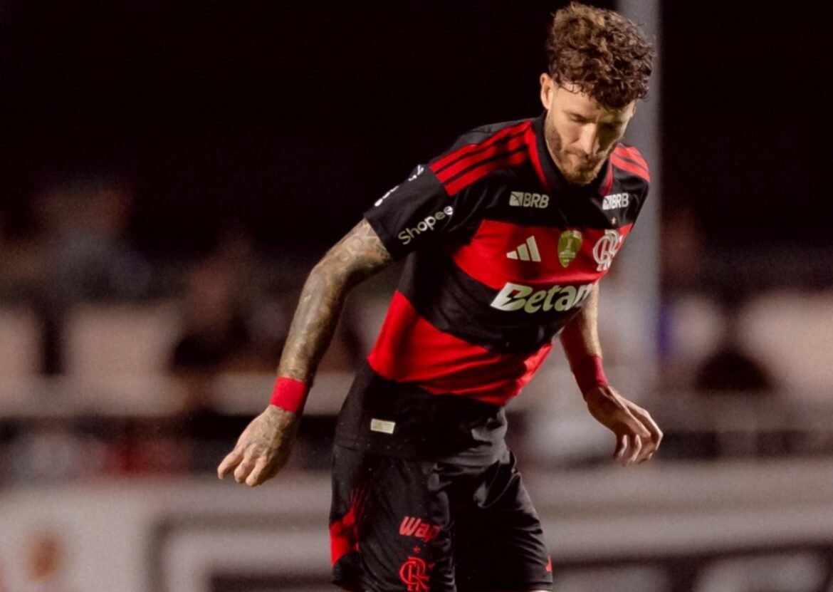 Léo Pereira compartilha conversa com Wilton Pereira Sampaio e revela solicitação de Filipe Luís.