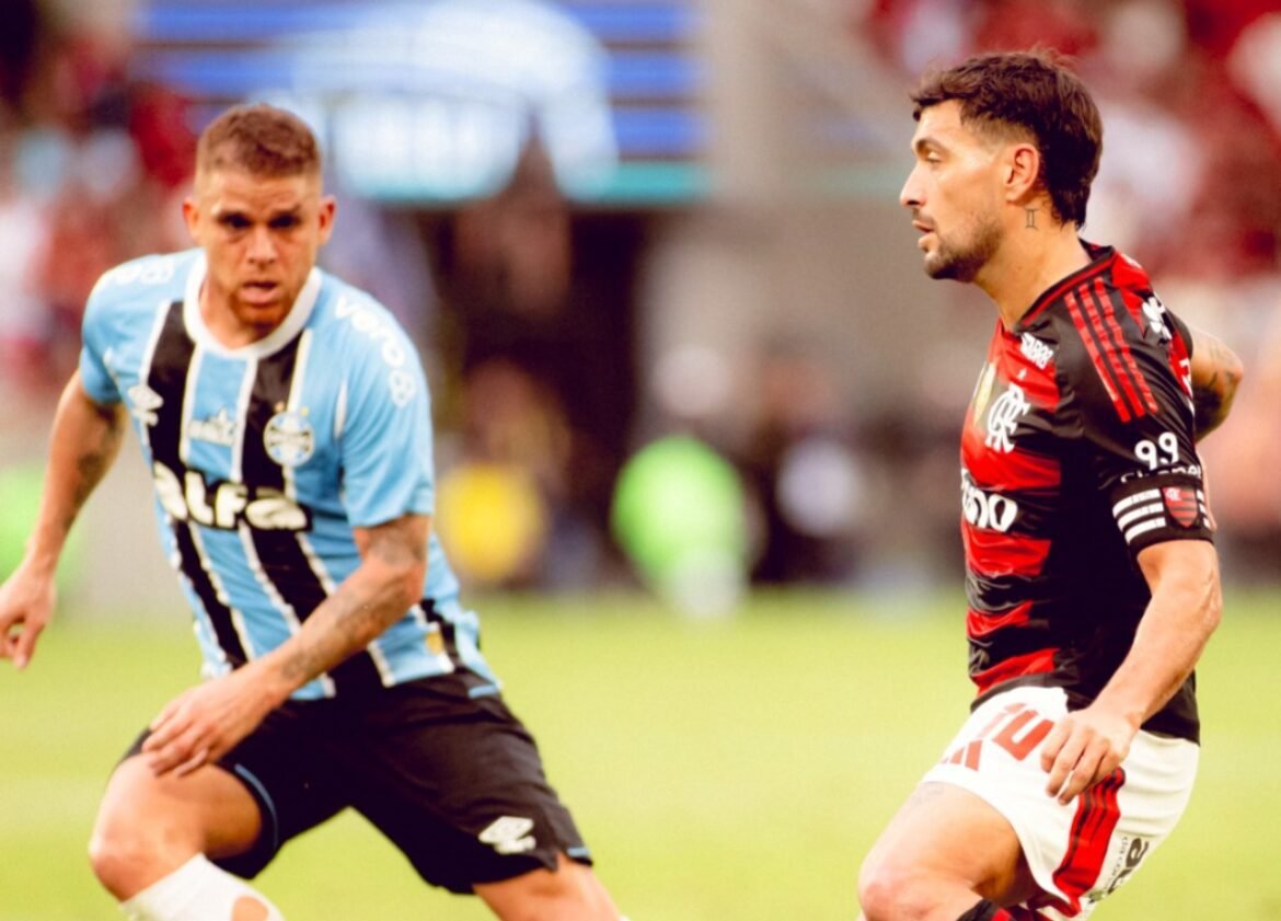 Cuéllar, ex-Flamengo, é dispensado pelo Grêmio e enfrenta novamente uma saída tumultuada