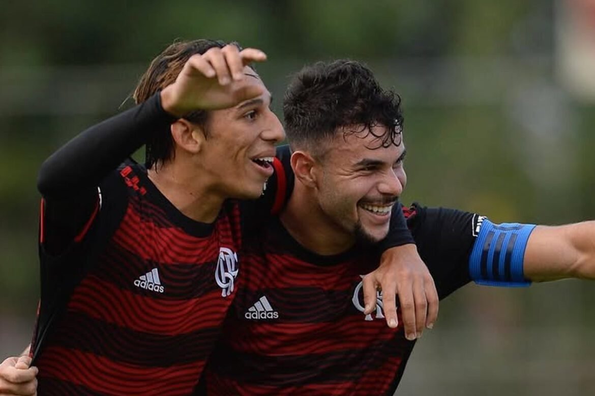 Ex-jogador promissor do Flamengo é contratado por equipe da Estônia.