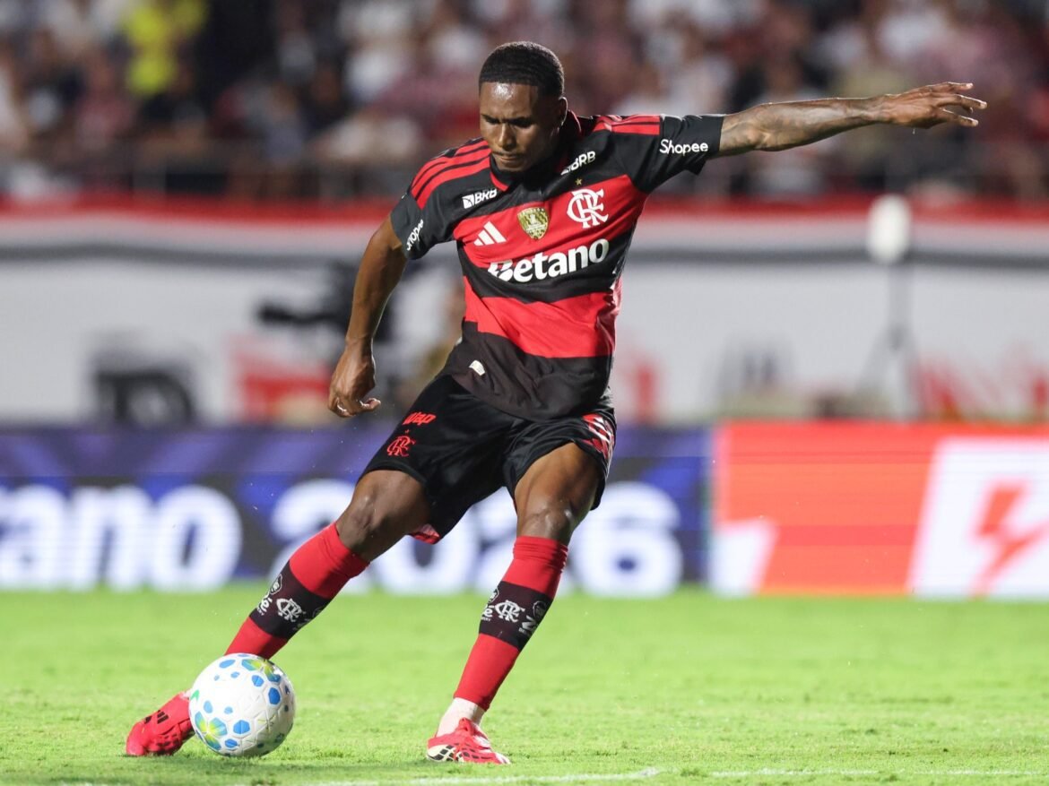 Filipe Luís aponta injustiça: Evertton Araújo conquista a torcida e busca espaço no Flamengo