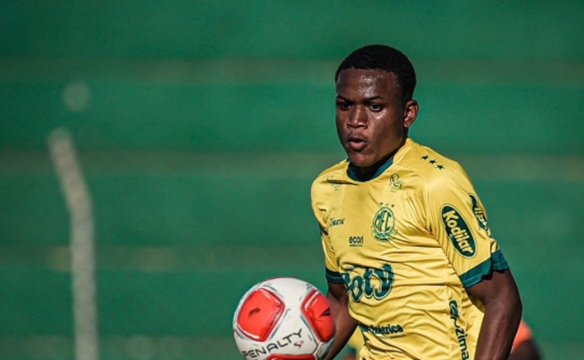 Filipe Luís terá em breve um ex-lateral do Mirassol à disposição no Flamengo.