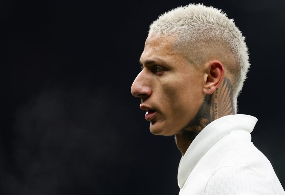 Flamengo é uma alternativa para Richarlison, mas não está entre suas prioridades, afirma jornalista.