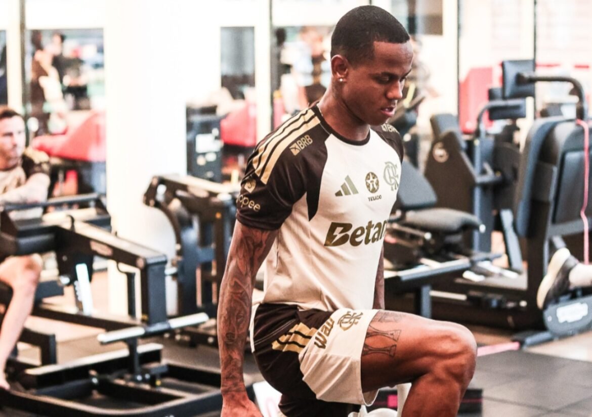 Flamengo resolve obstáculos e avança na negociação da venda de Wallace Yan para o RB Bragantino; confira os valores envolvidos.