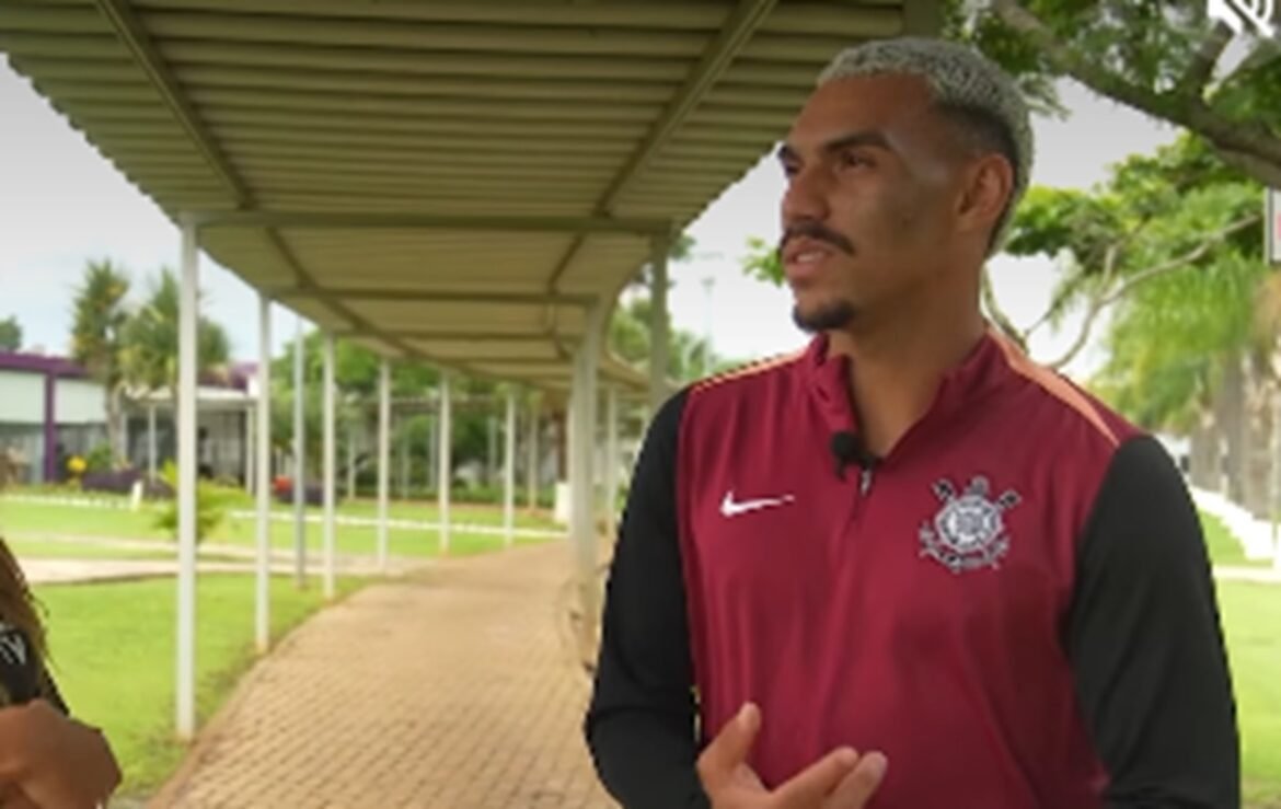 Matheuzinho encerra polêmica provocativa com Paquetá, jogador do Flamengo.