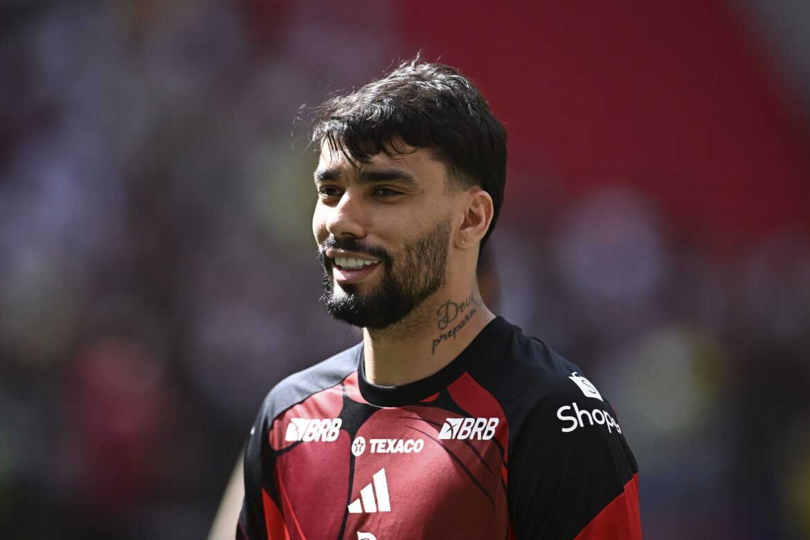 Paquetá responde a provocação de Matheuzinho após o jogo entre Flamengo e Corinthians.