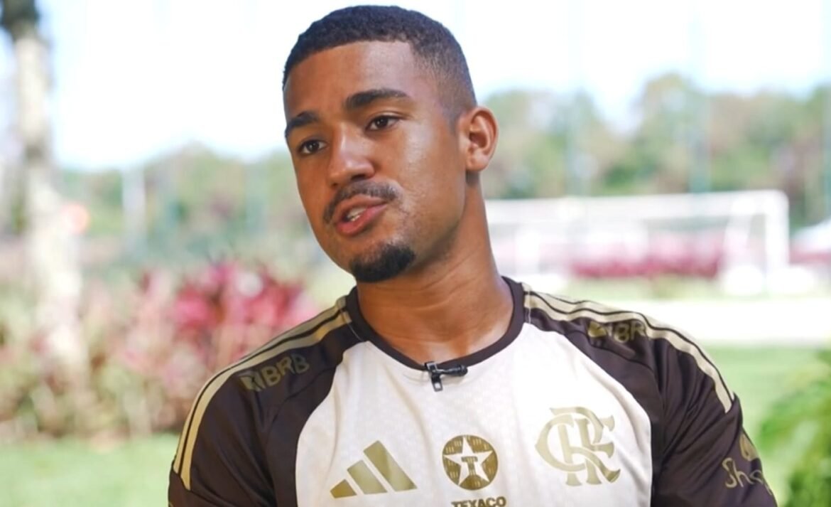 Samuel Lino explica dificuldades e responde a críticas sobre o começo do Flamengo.