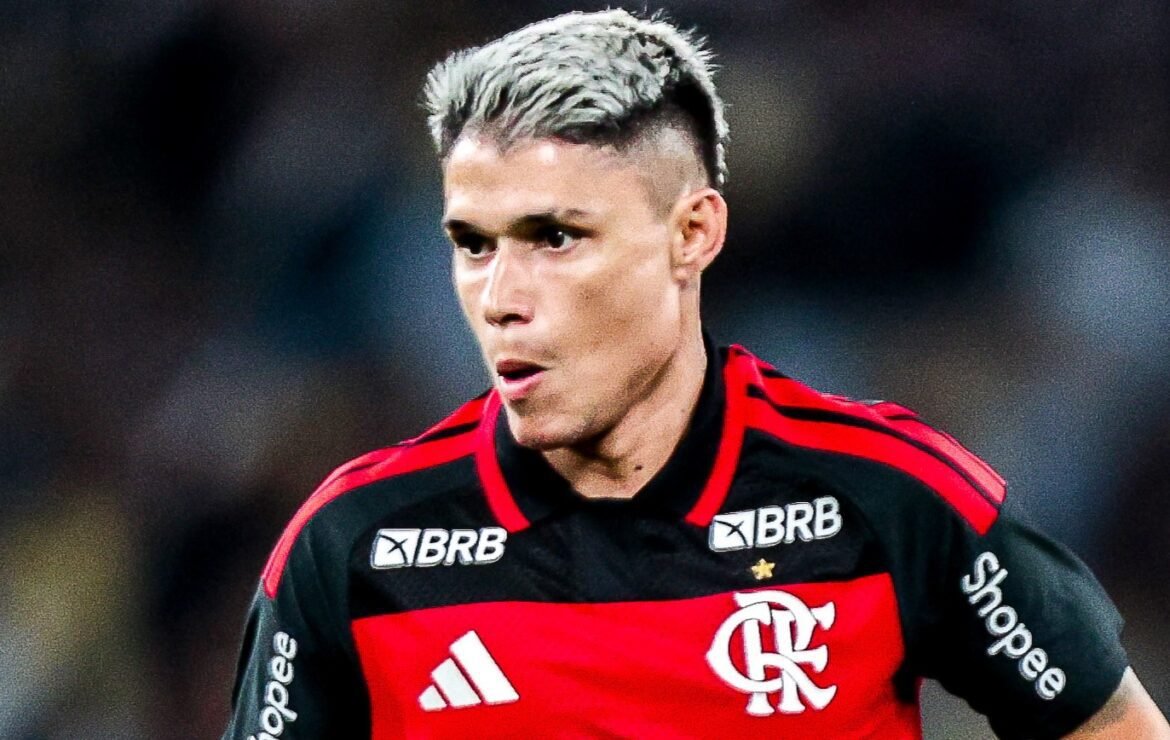 Luiz Araújo desabafa sobre a chegada de técnico que o desejava no Cruzeiro, sem oportunidades com Filipe Luís